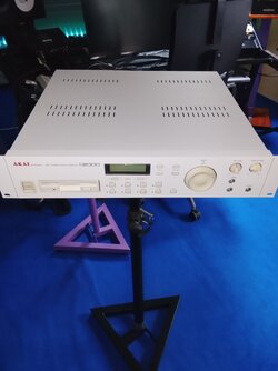 Akai S 2000 - May. RAM