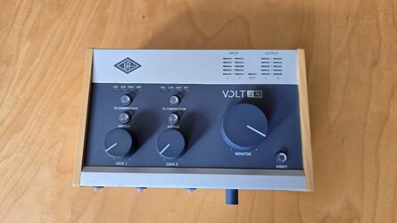 Universal Audio - Volt 2 76