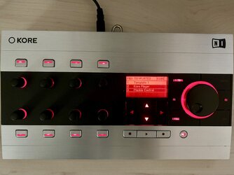 Zu verschenken: Native Instruments KORE 2 Midi Controller