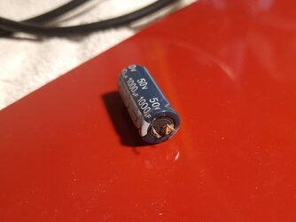 Elko 1000uF 50V augelaufen.jpg