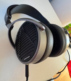Audeze-MM-100-3.jpg