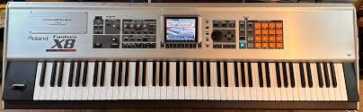 SUCHE - Roland Fantom x8 / Workstation / Synthesizer