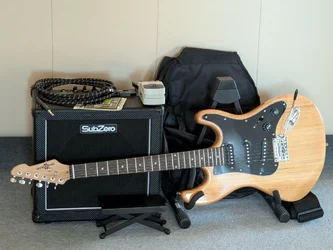 e-gitarre-set-gear4music-subzero-verstarker-top-zustand (1).webp