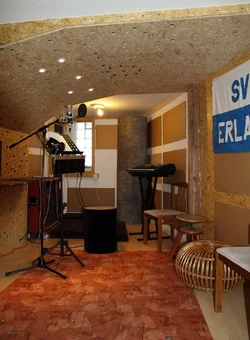 studio81220120005_1.webp