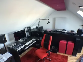 studio-layout-v4-bild-von-tÃ¼r.webp