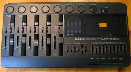YamahaMT100II2008_08_23_b.webp