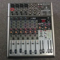 Behringer_XENYX_X1204USB_PA_en_studio_mixer_bstock6.webp