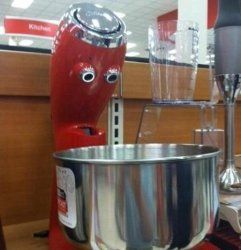 kuechenmaschine-mit-witzigem-gesicht.jpg