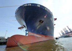 1220_6260_wulstbug-schiffsbug-nahaufnahme-containerhafen-hamburg.jpg