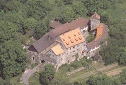 BURG_FUERSTENECK_aus_der_Luft.jpg