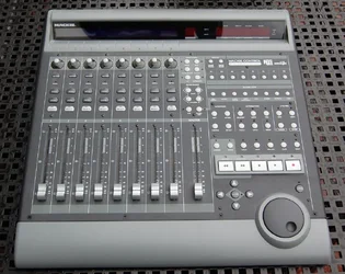 Mackie Control Universal.webp