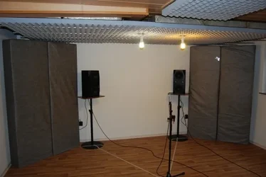 5_Front_3stradle.webp
