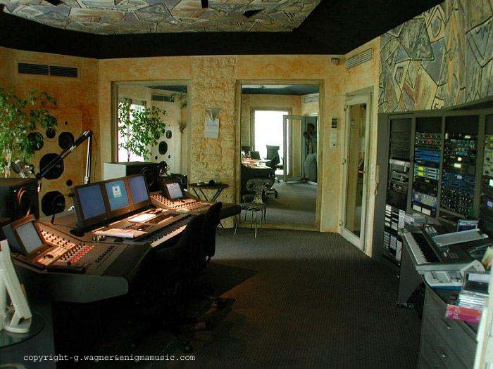 studio-2.jpg