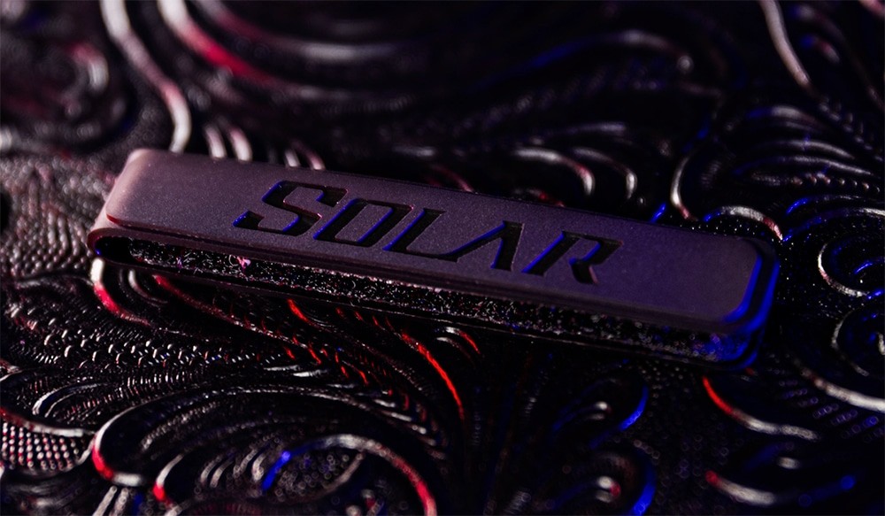 www.solar-guitars.com