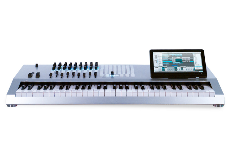StudioBLADE-and-iKeyDOCK-Music-Keyboard-Workstations-Released-by-Music-Computing-2.jpg