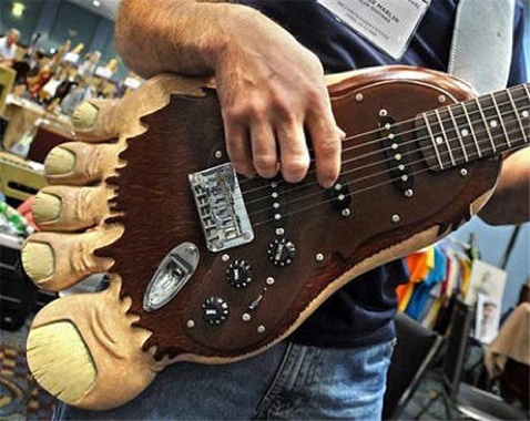 _images_Product-News_Guitar_feb09_outrageous_bigfoot-460-100-460-70.jpg